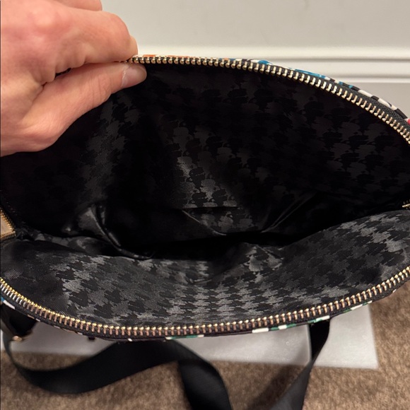 Karl Lagerfeld Paris scribble messenger crossbody shoulder bag - Picture 10 of 10